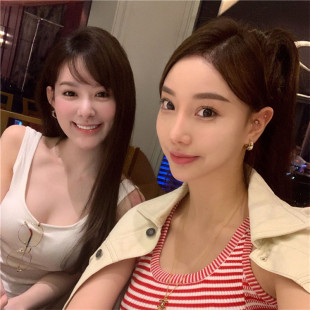 网红女神花珊珊同款 性感气质显胸白色U领低胸针织弹力吊带背心