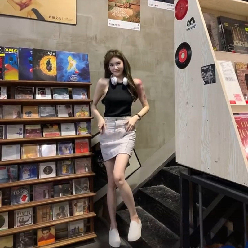 花三三短裙包臀裙甜美APU短裙