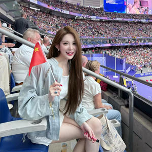 网红女神花三三同款柔软浅蓝色水洗牛仔外套白色细松紧连衣裙套装