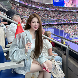 网红女神花三三同款柔软浅蓝色水洗牛仔外套白色细松紧连衣裙套装