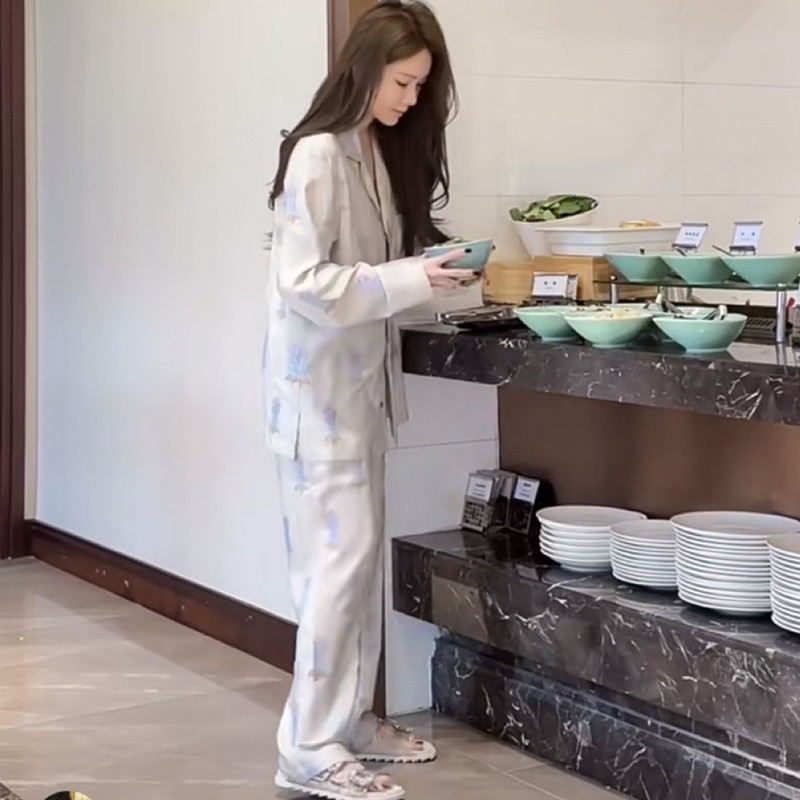 狗狗印花图案仿真丝面料