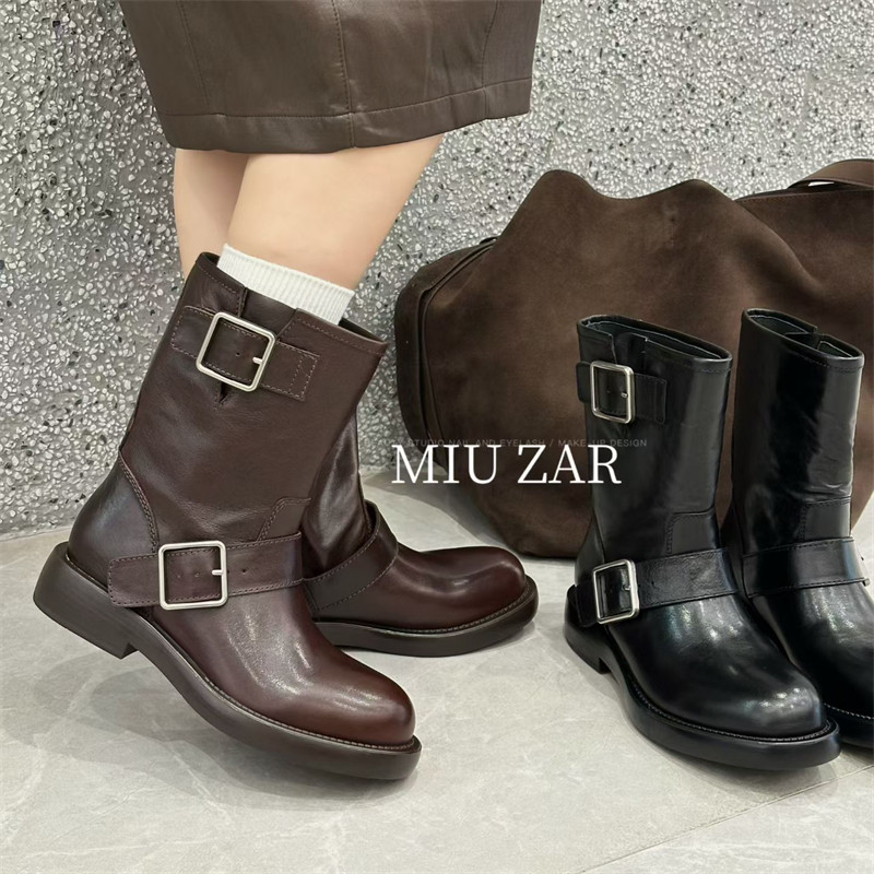 妙莎MIUZAR女鞋2026秋季新款时装靴中短筒真皮切尔西靴双卡扣套筒