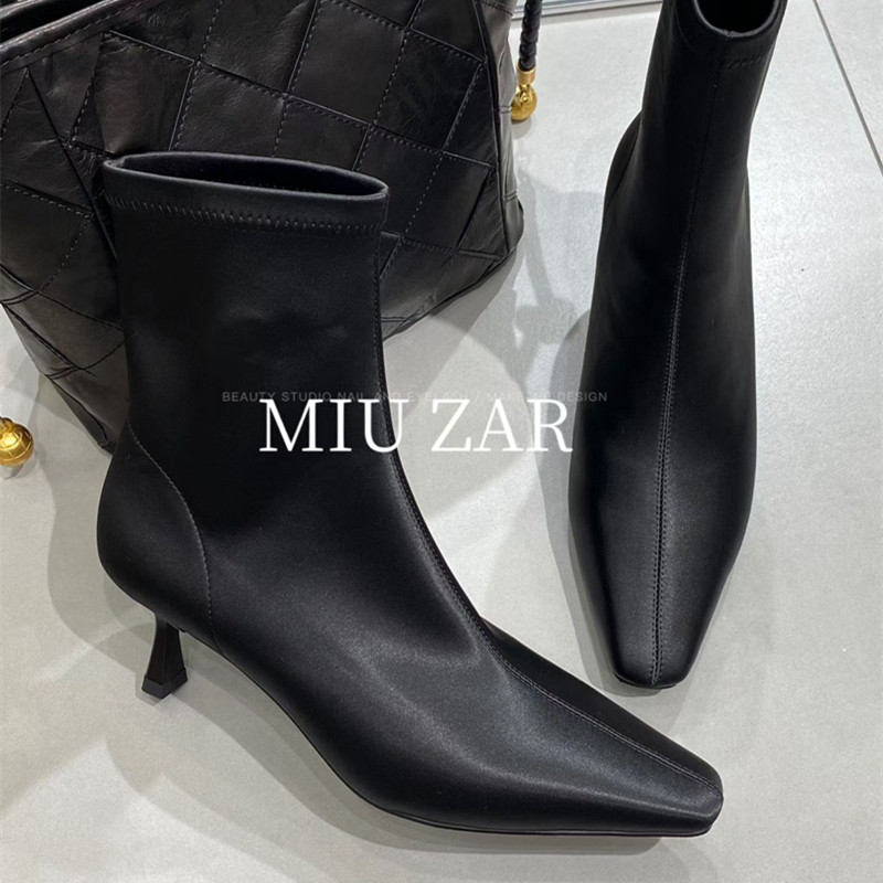 妙莎MIUZAR女鞋2026秋季新款方头高跟短筒靴弹力丝绸瘦瘦靴时装靴