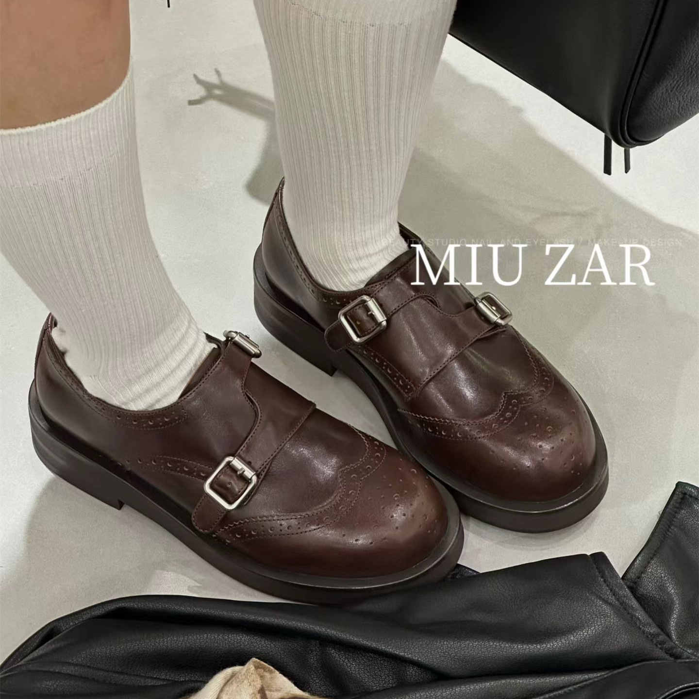 妙莎MIUZAR女鞋2026秋季新款英伦风乐福鞋布洛克雕花通勤小皮鞋