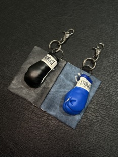 小心袖口 Cleanfit水洗牛仔拳击手套造型小众钥匙扣背包挂件配饰