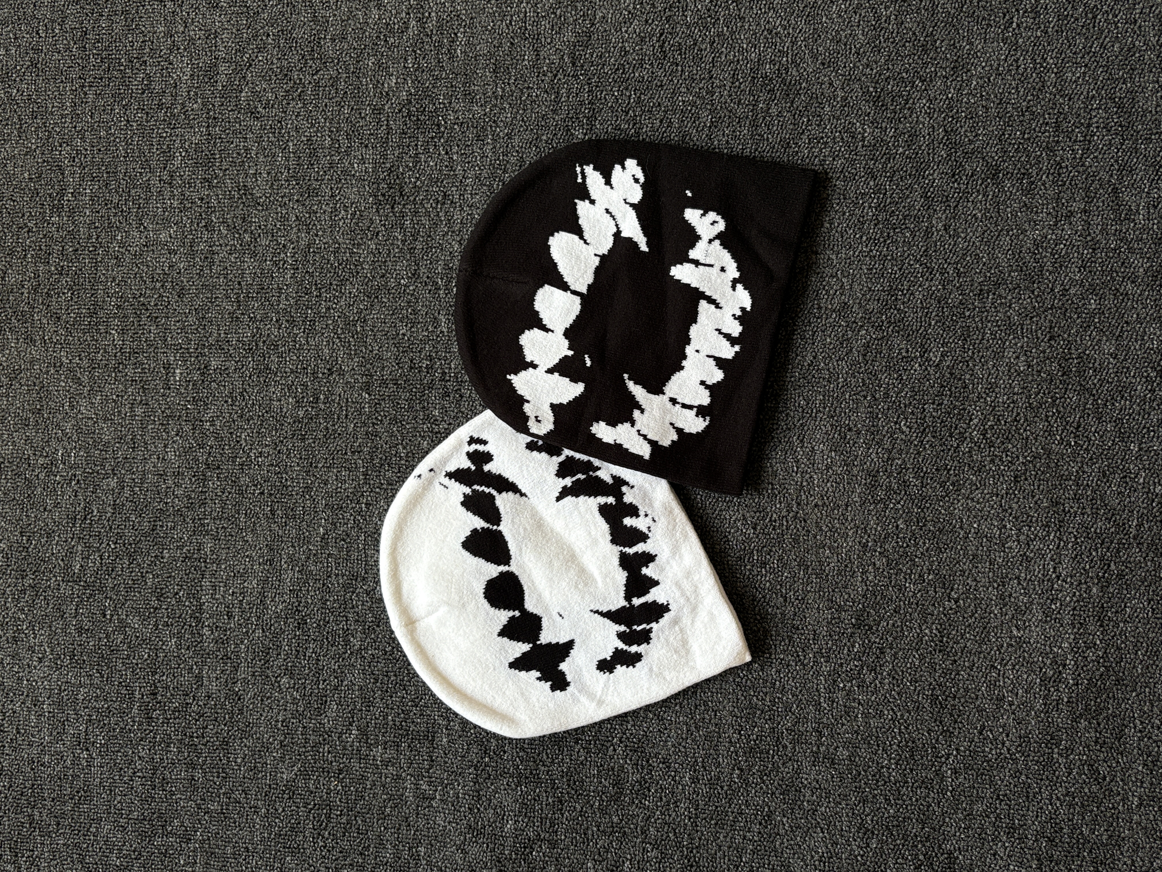 小心袖口「撕裂獠牙」美式复古街头原创opium风格男女针织帽冷帽