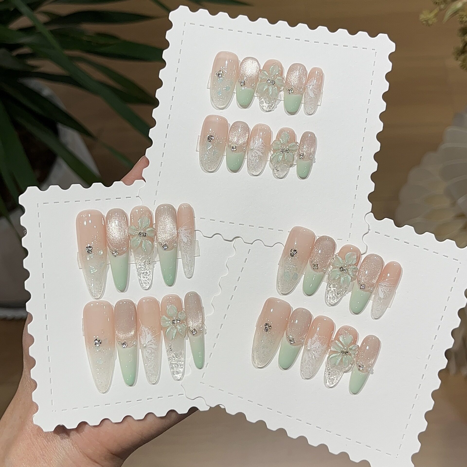【青柠花仙】手工穿戴甲清新裸粉猫眼薄荷绿渐变法式冰感雕花美甲