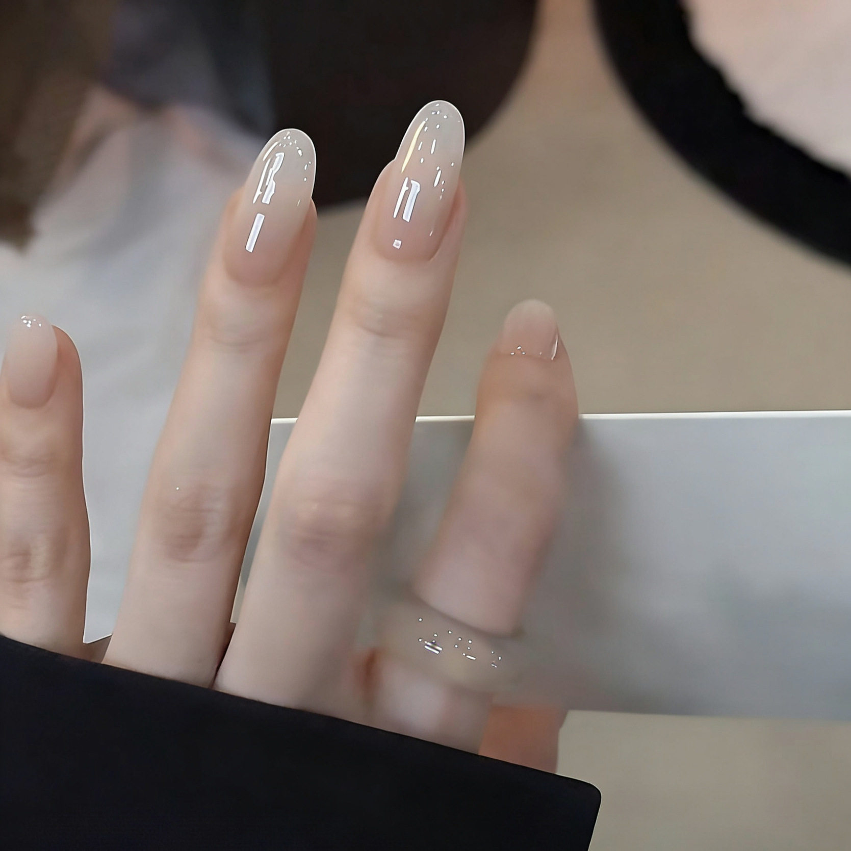 【粉脂玉】纯手工穿戴甲渐变乳白色清透高级显白简约美甲贴片短款
