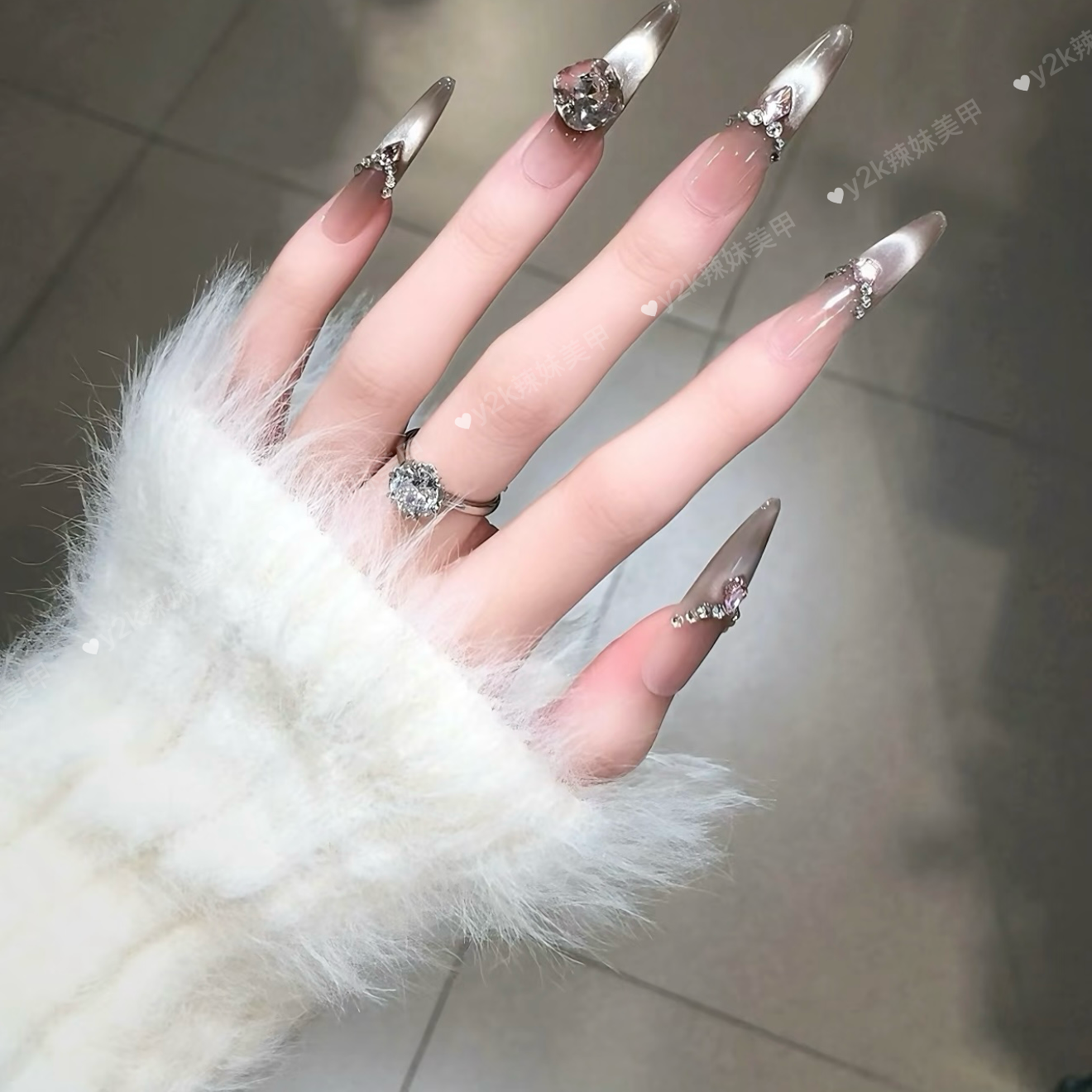 纯手工穿戴甲冰透渐变微笑猫眼法式碎钻高级显白轻奢女神美甲贴片
