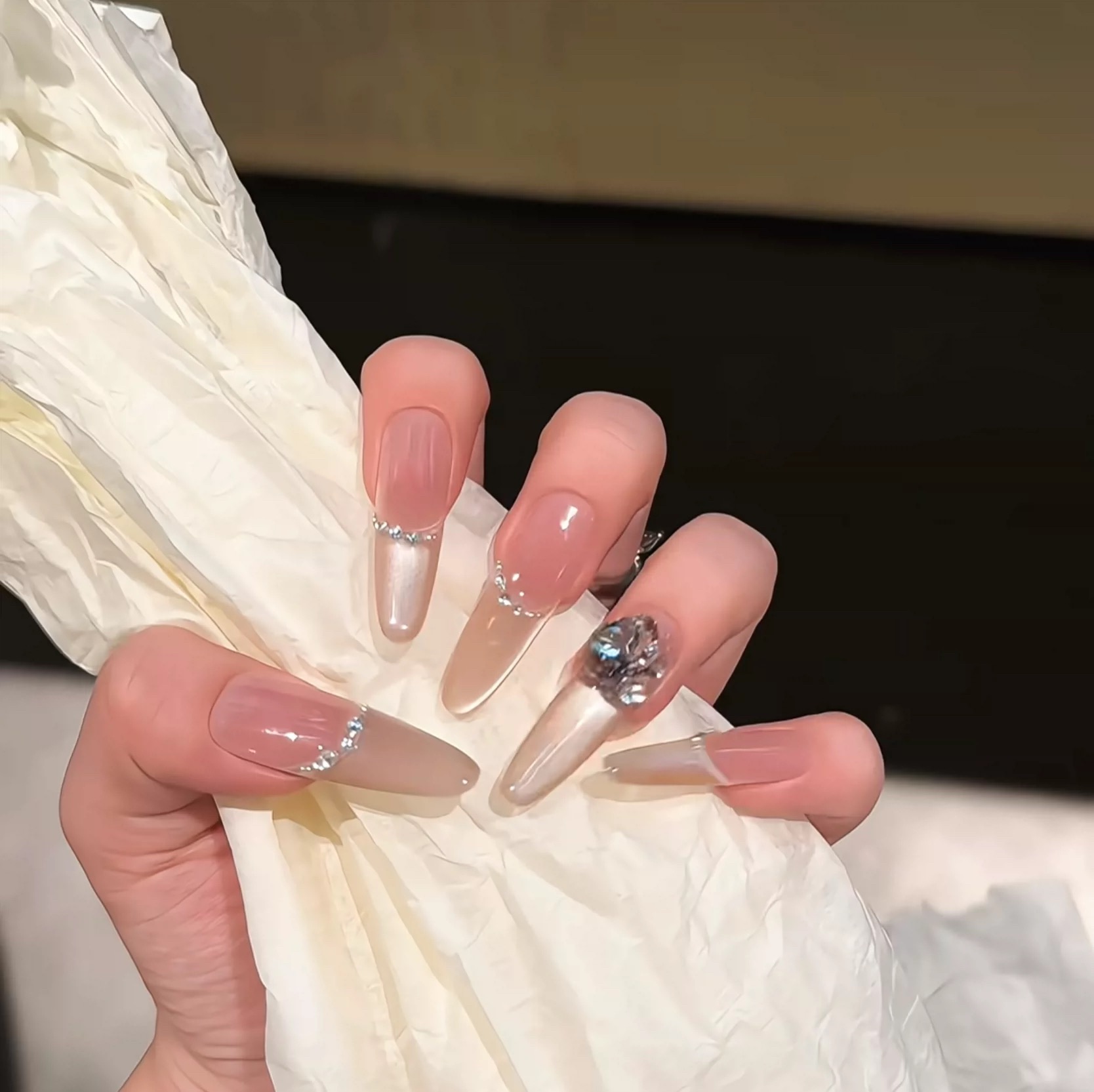 【巧椰芝士】温柔浪漫粉色猫眼法式手工穿戴甲简约气质显白美甲贴