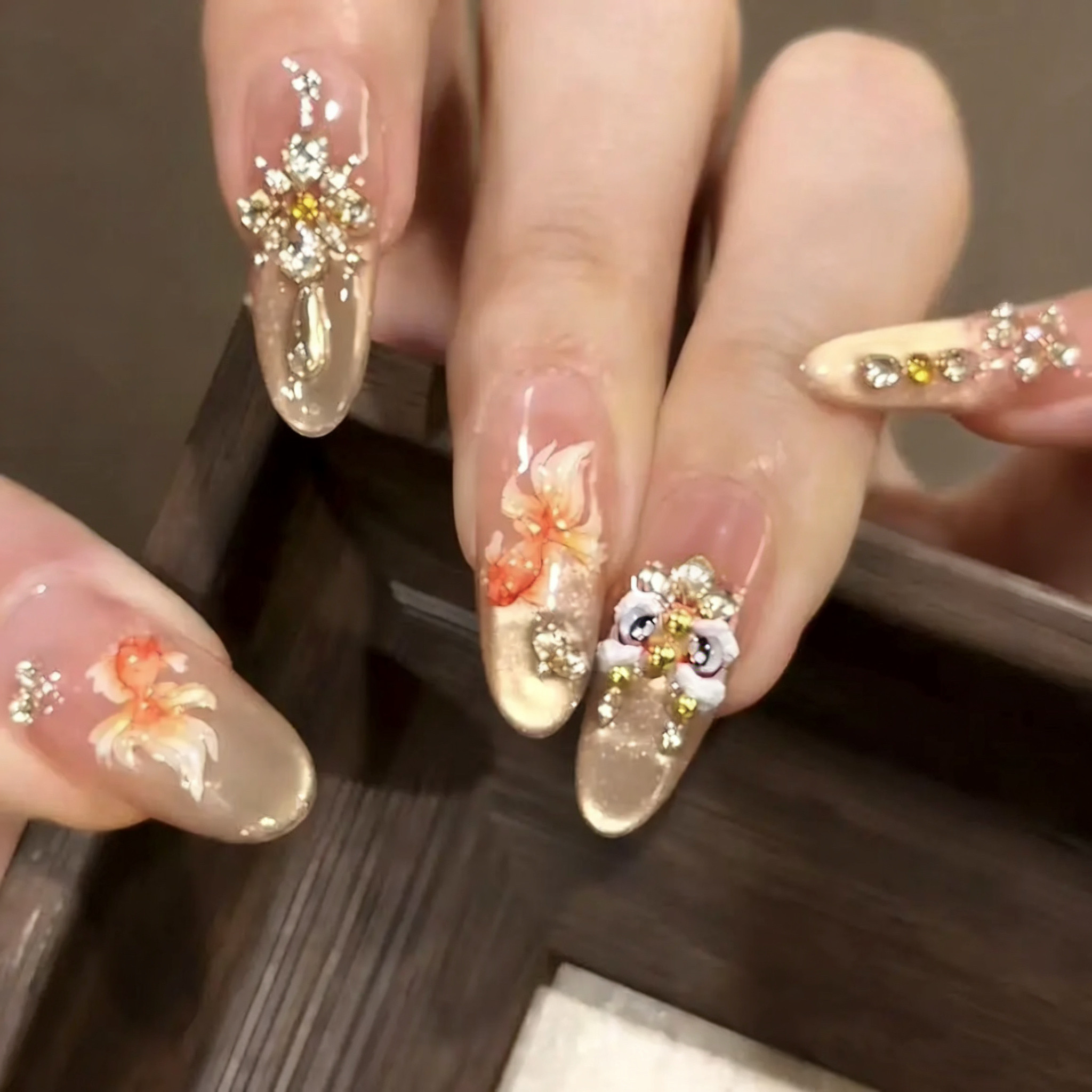 【年年有鱼】新年锦鲤醒狮手工穿戴甲香槟金色猫眼新年氛围感美甲