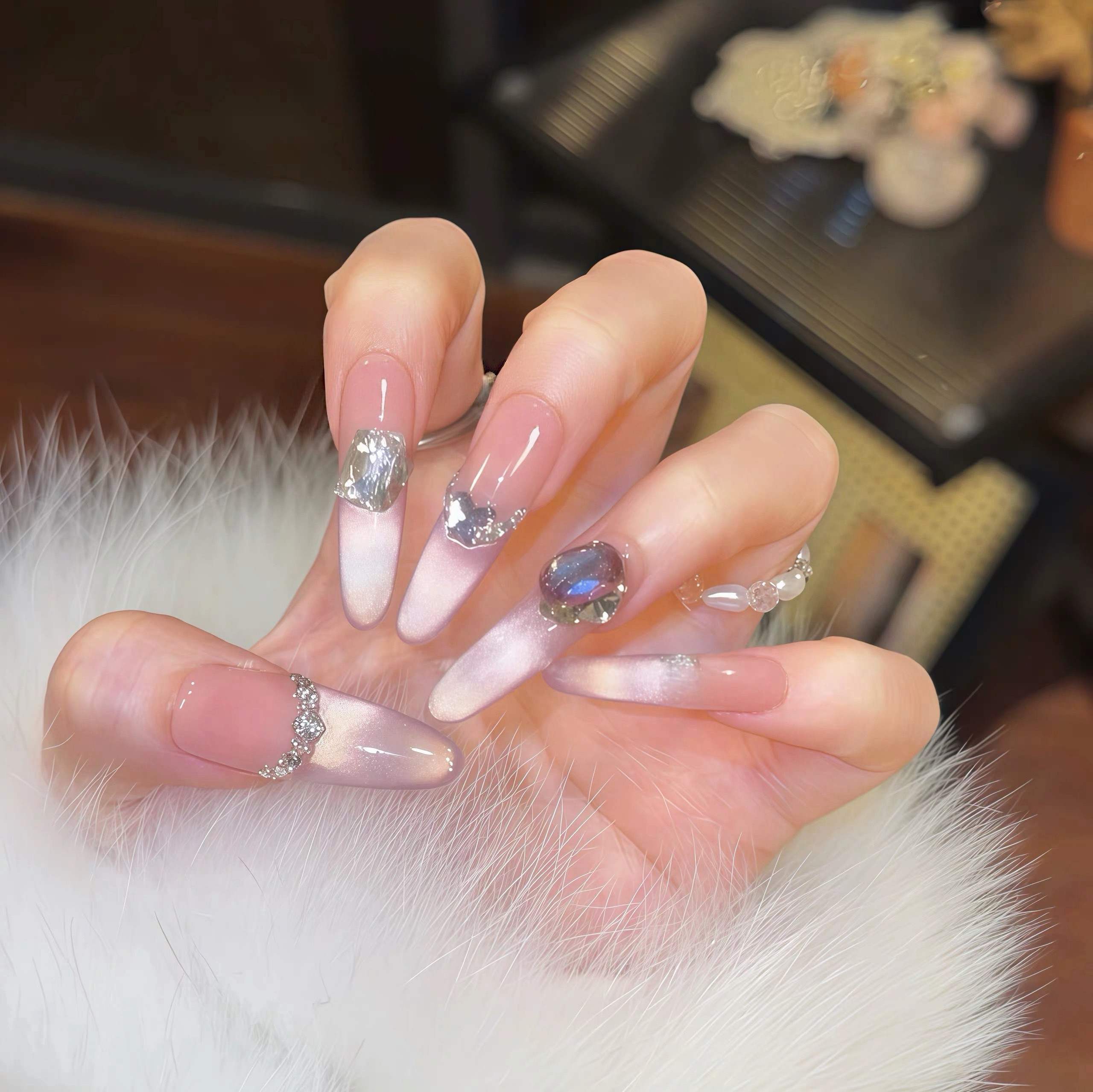 【桃桃冰团】手工穿戴甲纯欲风爆闪紫色猫眼法式碎钻显白美甲长款,彩妆/香水/美妆工具,穿戴甲/甲片,淘宝优惠券,粉丝福利购,淘宝优惠卷