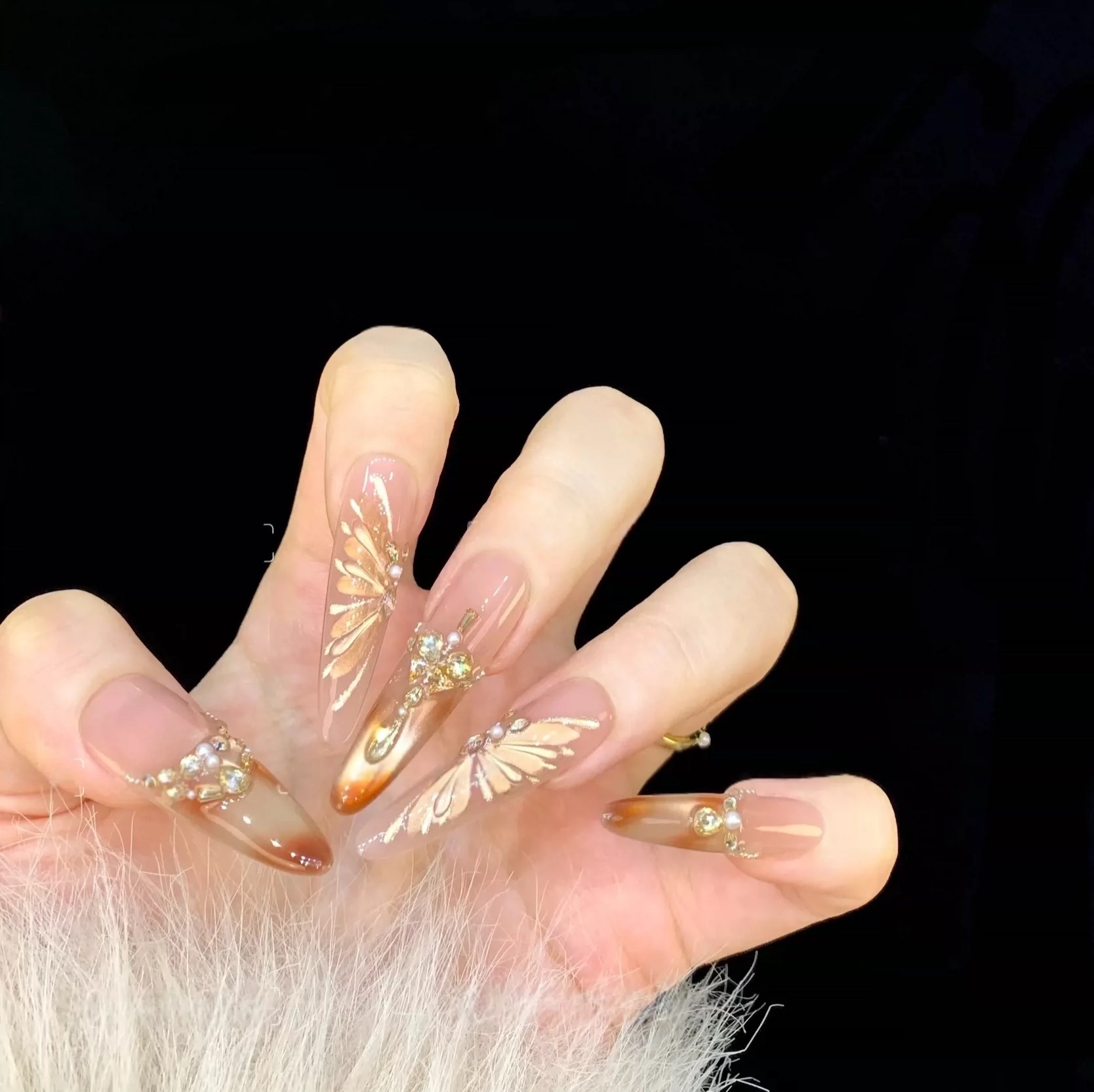 【蝶影霓裳】纯手工穿戴甲高级感香槟猫眼爆闪气质显白秋冬美甲贴