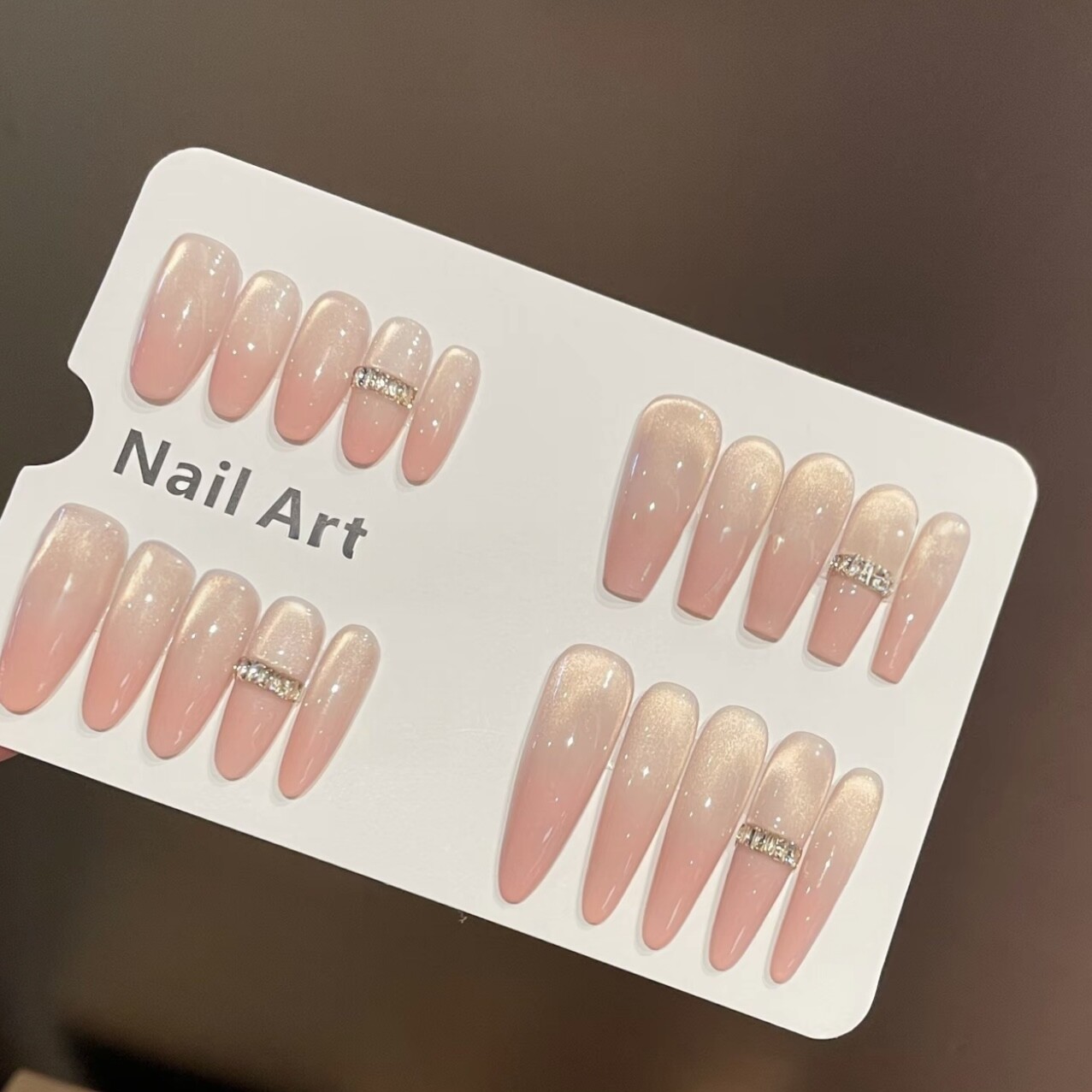 【泡芙小姐】手工穿戴甲温柔蜜桃金粉色渐变猫眼爆闪拼钻显白美甲