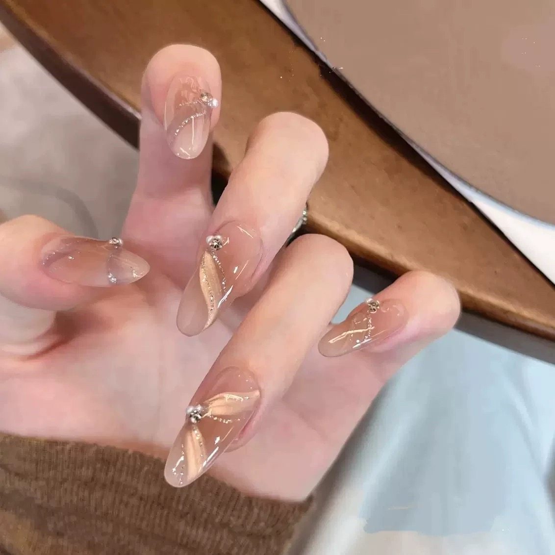 【茶棕飘带】手工穿戴甲ins风温柔猫眼显白腮红晕染飘带美甲仙气,彩妆/香水/美妆工具,穿戴甲/甲片,淘宝优惠券,粉丝福利购,淘宝优惠卷