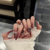 冰镇杨梅手工穿戴甲酒红色法式 猫眼高级感显白轻奢碎钻温柔美甲贴