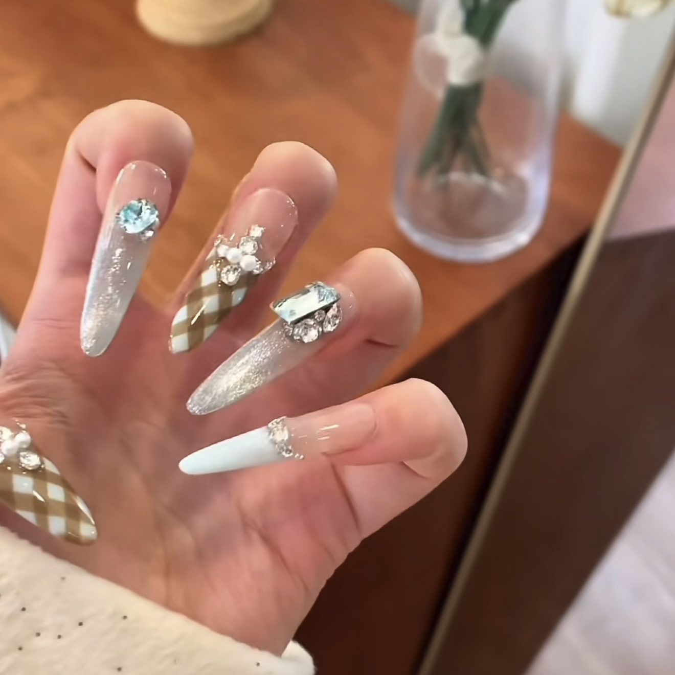 【雨露泡泡】手工穿戴甲冰绿色猫眼格纹法式清冷风爆闪氛围感美甲