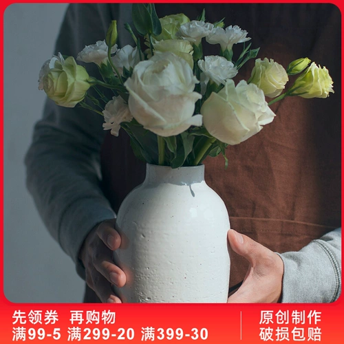 Керамический современный декор в форме цветка для гостиной, маленькая вазочка, простой и элегантный дизайн