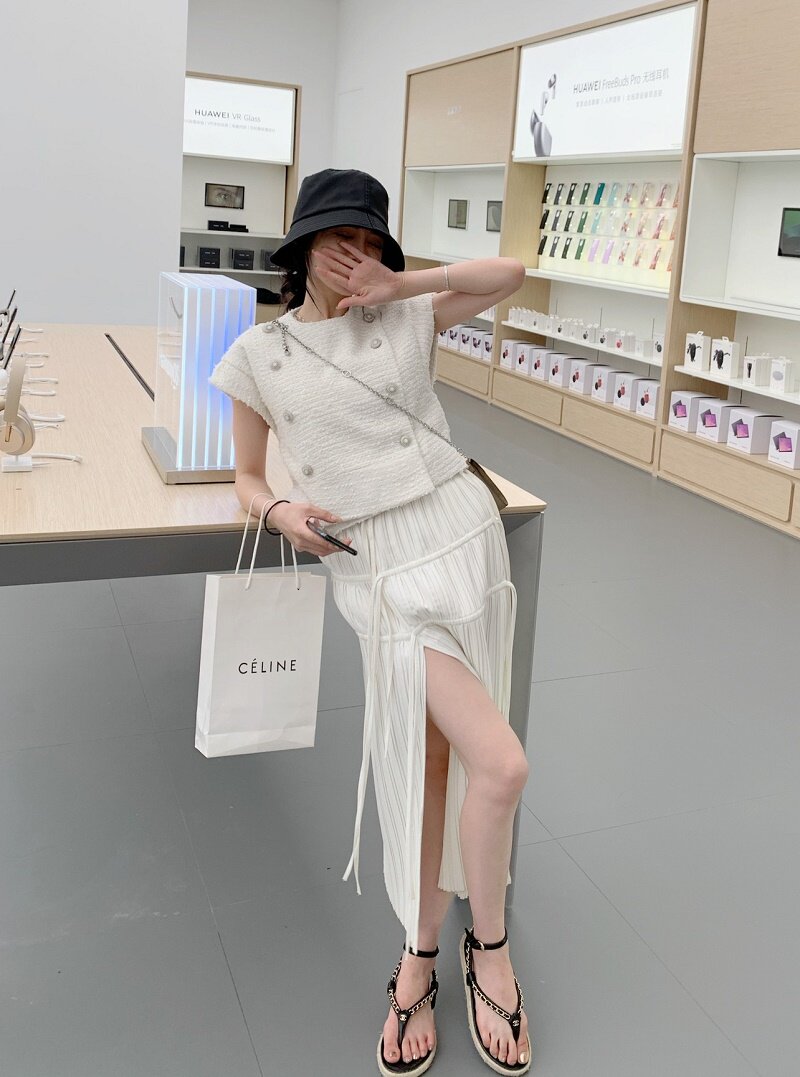 又是我喜欢的香风马甲上衣薄款宽松显瘦设计感短袖针织衫粗花呢