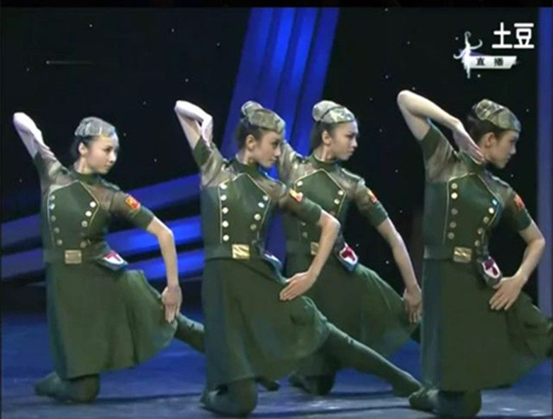 {奔赴}军旅演出服装女兵舞台表演服弹力迷彩裙套装广场军装舞蹈服