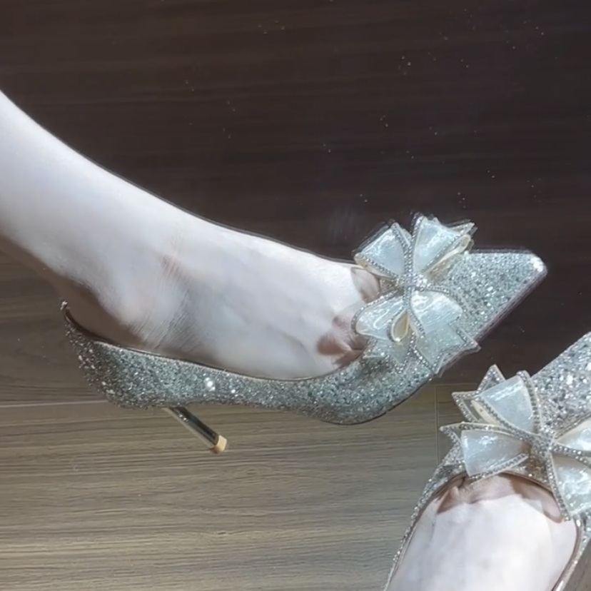新款蝴蝶结水晶婚鞋细跟尖头闪闪水晶鞋伴娘鞋百搭香槟色高跟鞋