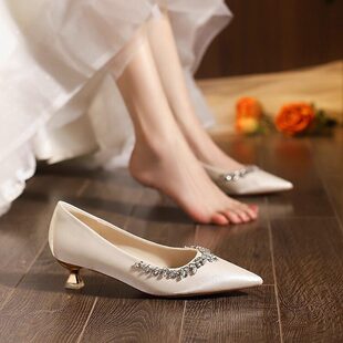 法式低跟3CM单鞋女百搭不累脚酒杯跟女主纱秀禾两穿不累脚礼服鞋