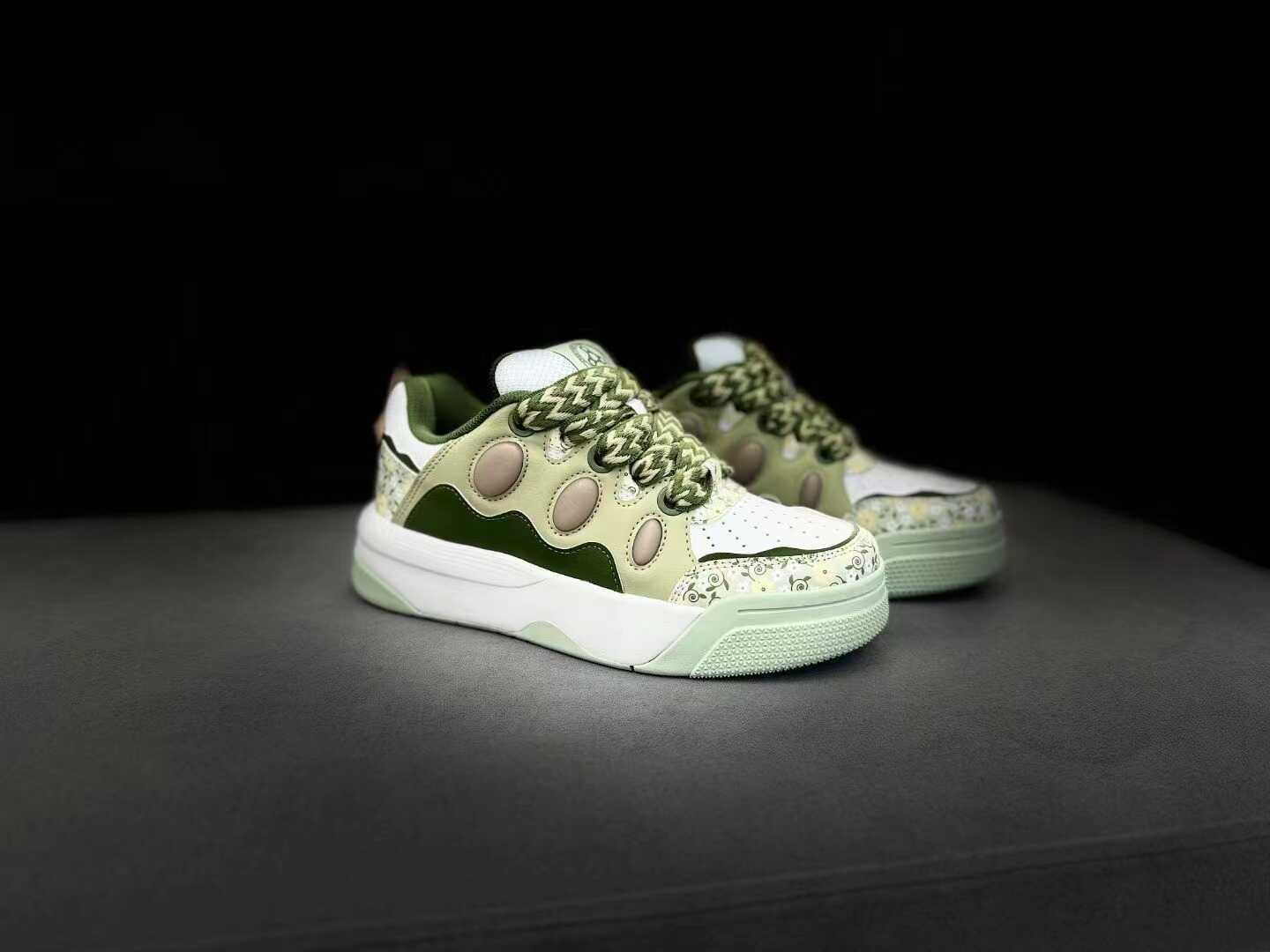 爆款时尚低帮透气经典休闲鞋潮流