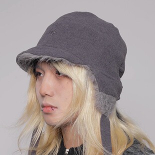 WORLDWIDE/韩国小众复古双面戴毛绒飞行帽冬季保暖护耳防寒雷锋帽