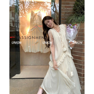 ASSIGNMENTS奶白色长款连衣裙