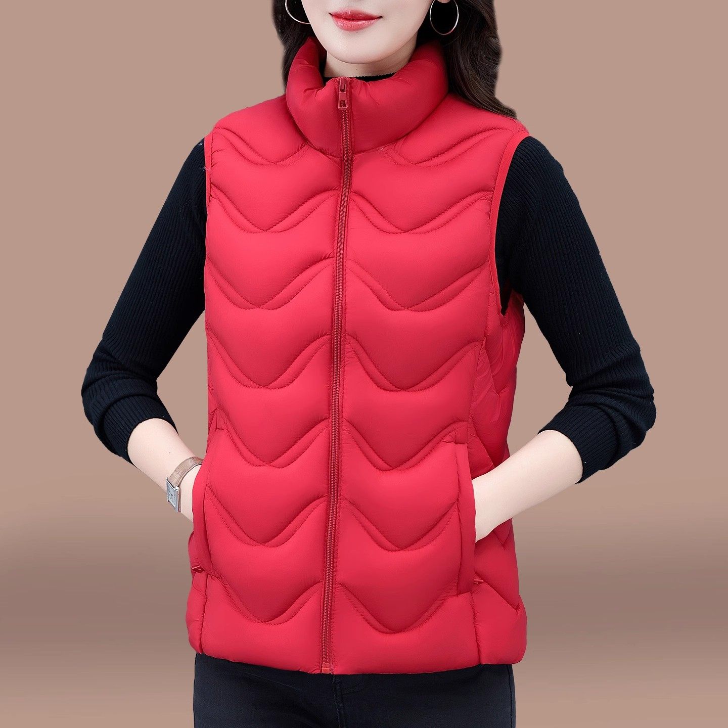 红色马甲背心女秋冬外穿2026新款中年妈妈洋气保暖羽绒棉坎肩外套