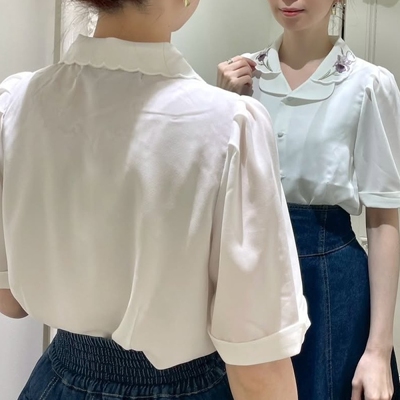 美到犯规の温柔爆棚 F家 古典又高雅 鸢尾花刺绣翻领排扣百搭衬衫