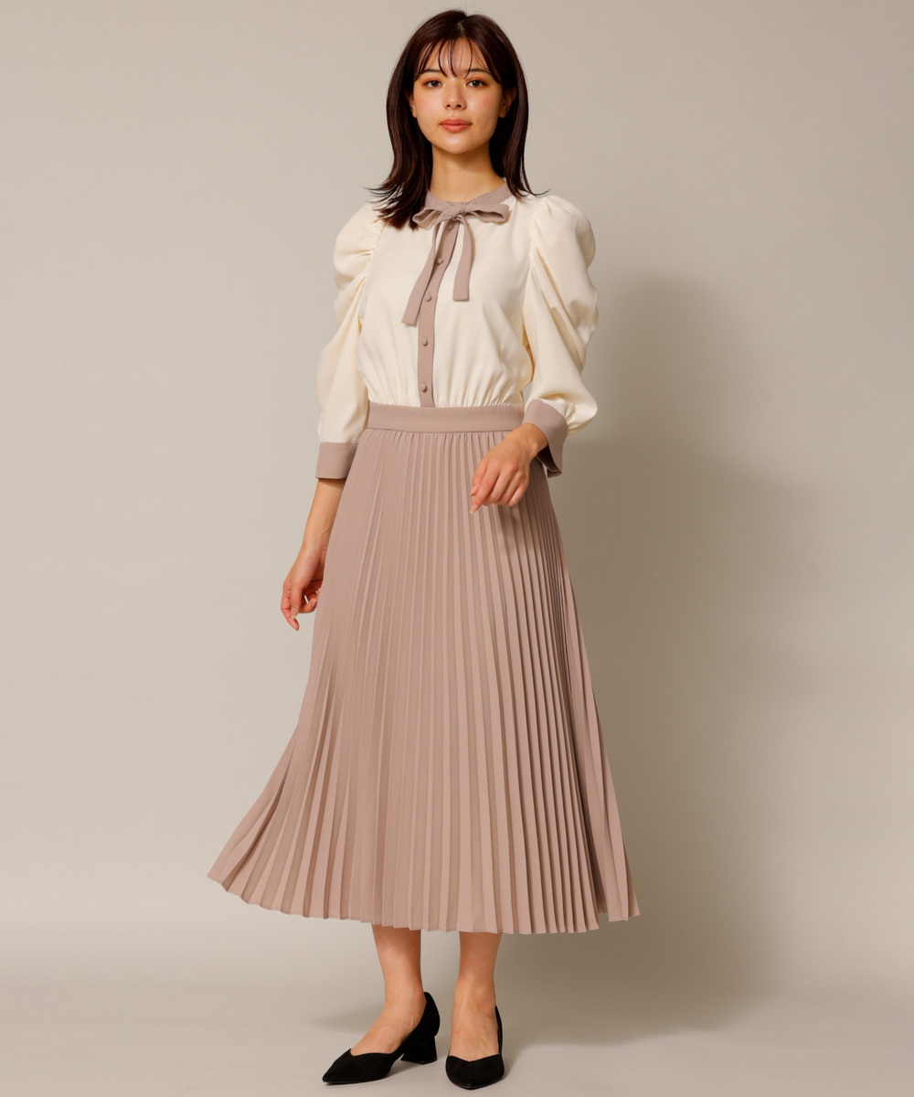 飘带领泡泡袖百褶法式大摆连衣裙