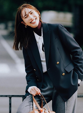 代1700+L0un1e 精细做工 干爽舒适麻感 女性力量美双排扣西装外套
