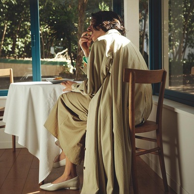 代2400+4.9w+L0un1e 客供轻量感尼龙塔夫绸A字大廓形翻领褶皱风衣