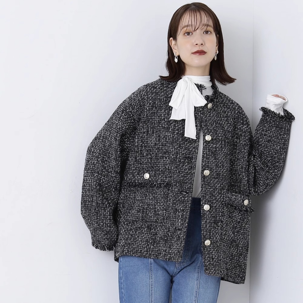 金属浮雕纽扣流苏小香外套