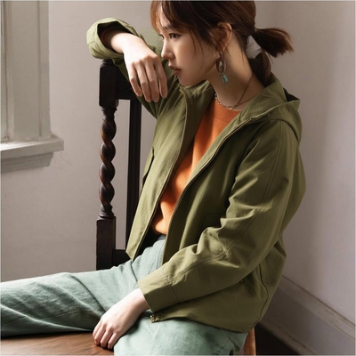 代1700+L0un1e 可拆卸连帽抽绳收腰下摆立领休闲防水山地夹克外套