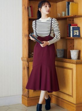 千金线Fer0ux 顾盼生姿的美 女人味的终极定义 高腰吊带鱼尾裙