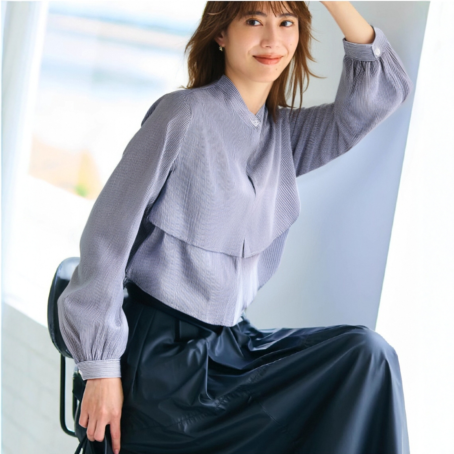 再生纤维立领荷叶边设计衬衫