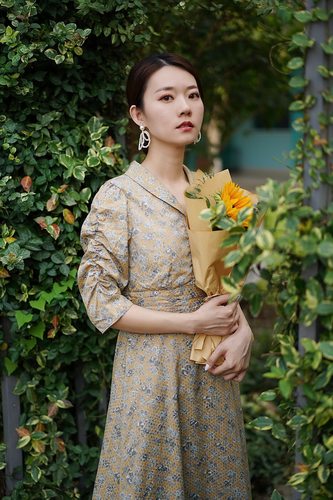 韩国进kou碎花褶皱泡泡袖收腰