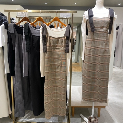 优雅升级！31家超人气 几分娇俏的美 大蝴蝶结飘带百搭背带连衣裙