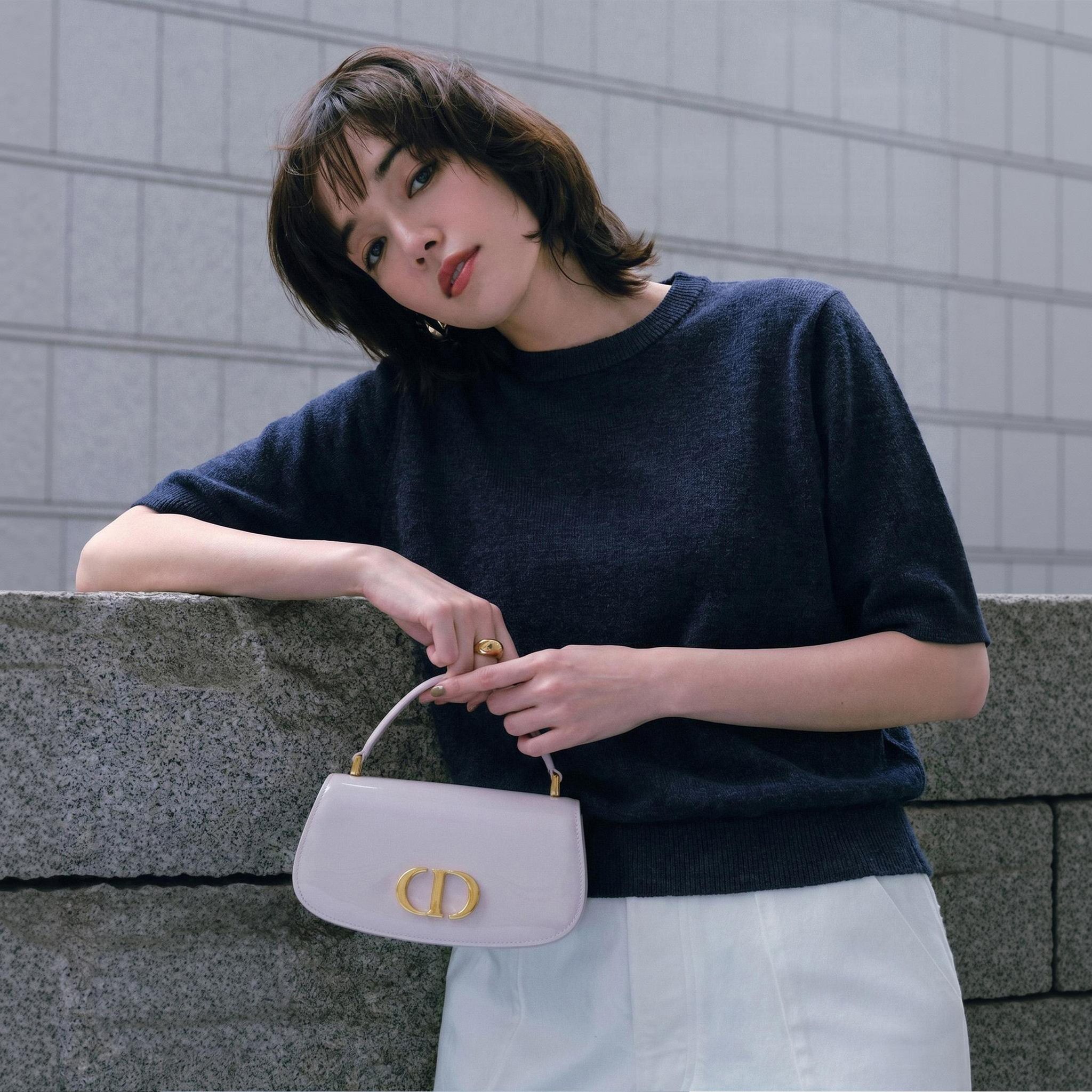 【宠粉福利】轻盈柔软舒适 防紫外线 天鹅绒丝缎半袖薄款针织衫