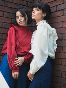 21aw 衬衫 复古宫廷风 俏皮木耳褶边灯笼袖 金属扣饰肩 限实7折