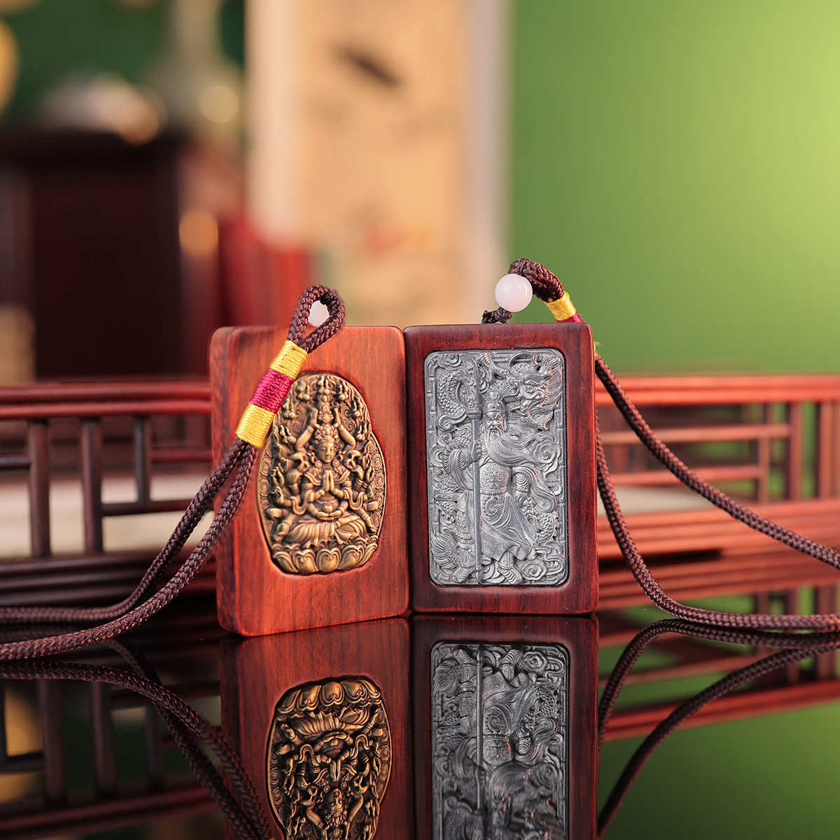 犀牛角紫檀木藏银镶嵌关公461牌关二爷平安无事牌手把件挂件