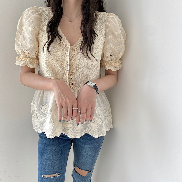 Real shot embroidered fabric sweet stitching blouse