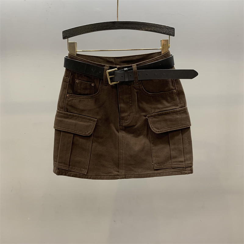 复古咖啡色多口袋工装牛仔半身裙女2026秋季新款高腰a字包臀短裙