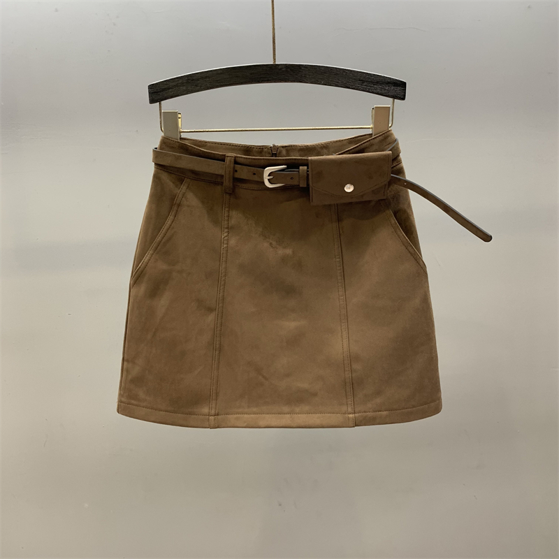 鹿皮绒休闲半身裙女2025秋季新款高腰修身显瘦防走光a字包臀短裙