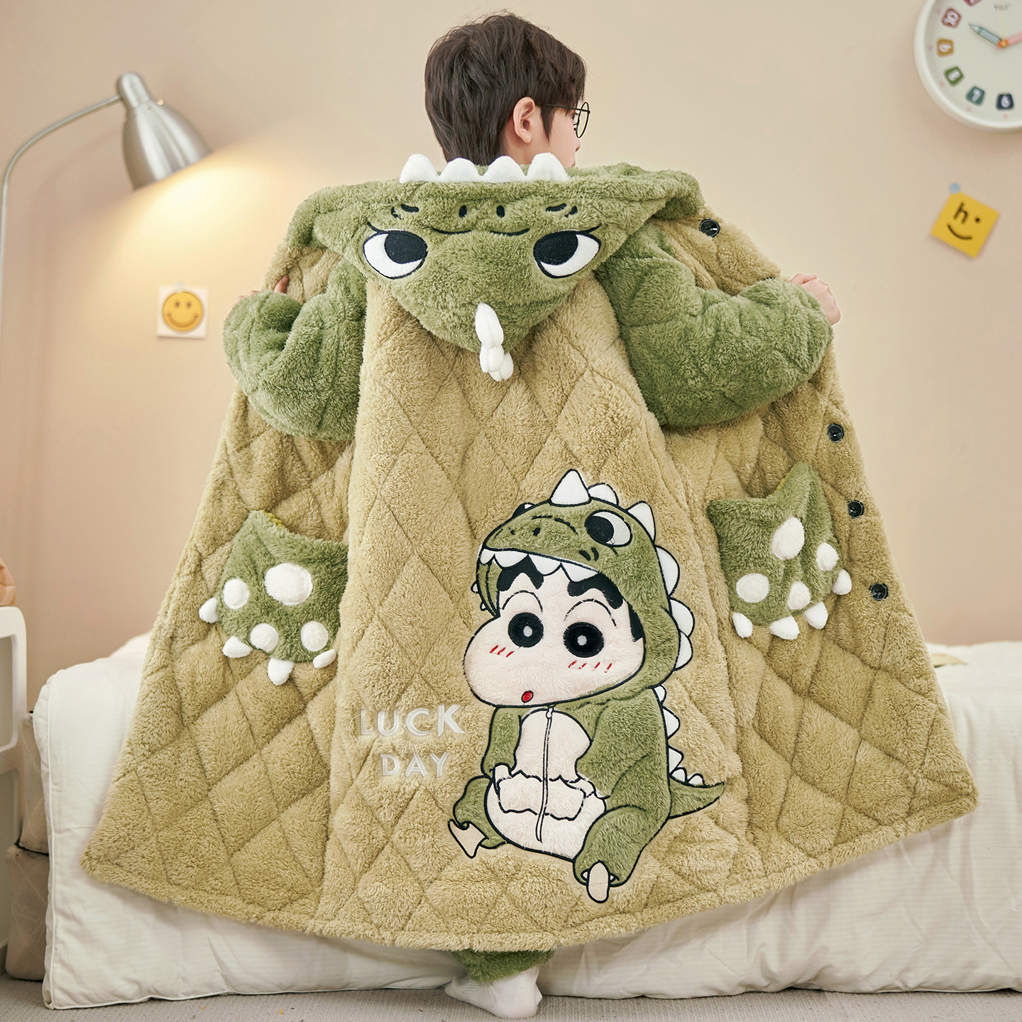 男童睡衣珊瑚绒冬季三层夹棉睡袍加厚儿童法兰绒青少年男孩家居服