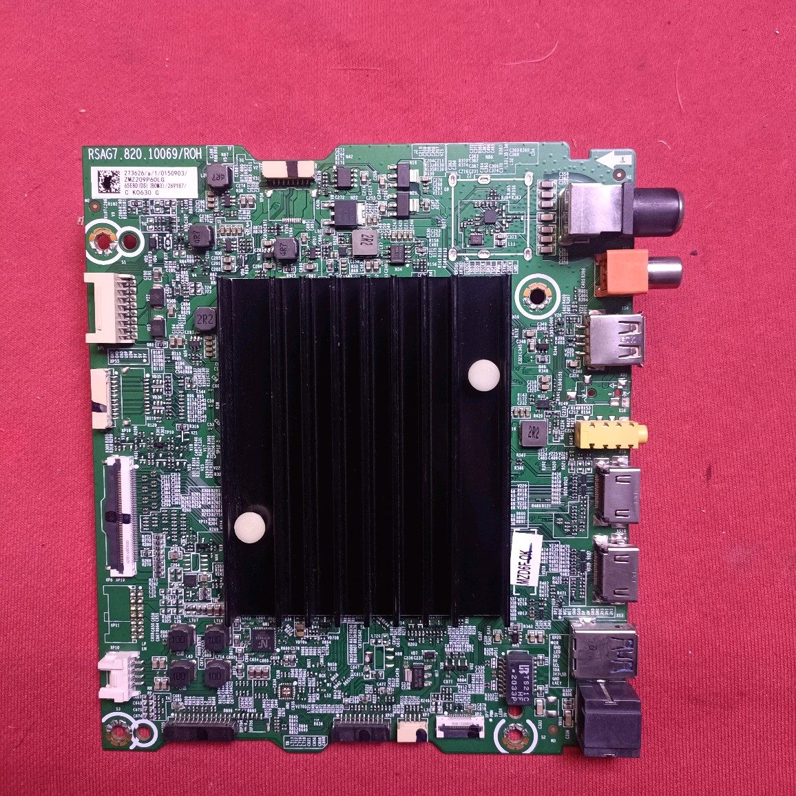 原装海信65E8D(DS)(BOM3)主板RSAG7.820.10069屏HE650X5U81-L8