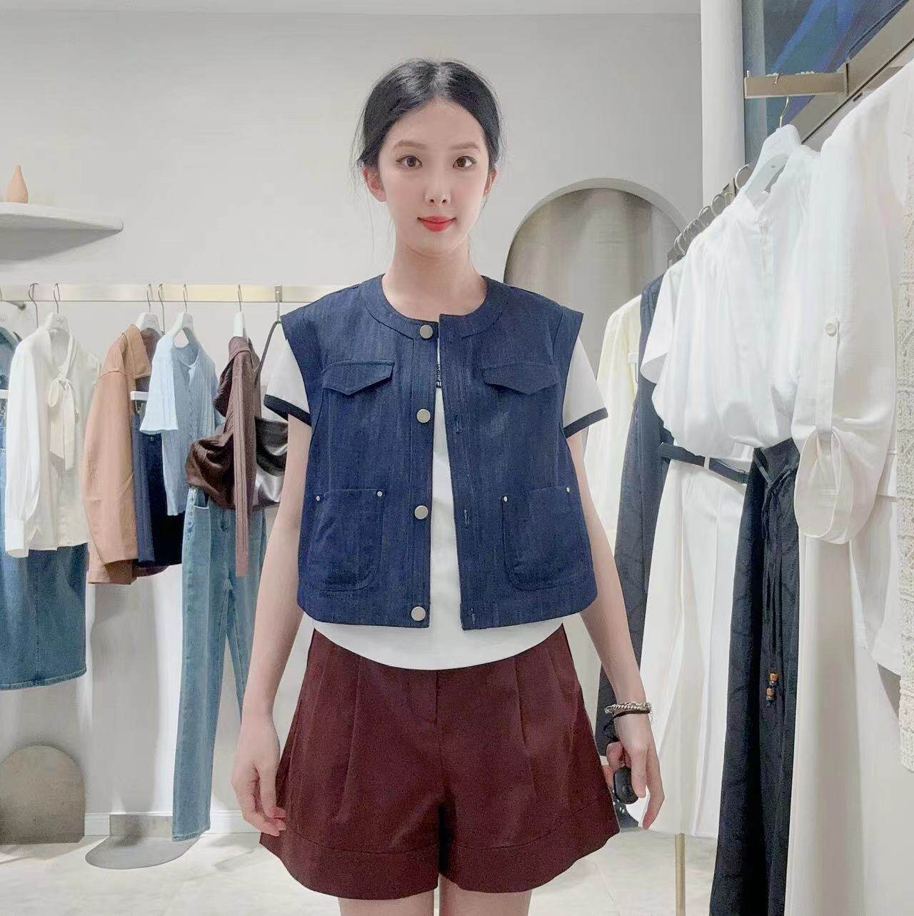 伊芙丽女士休闲时尚马甲1G5210601