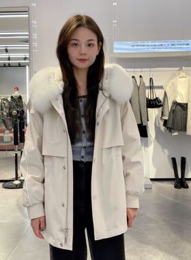 太平鸟女士时尚简约外套A1ADE415W